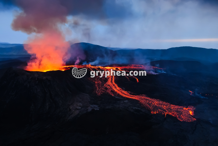 Volcan en éruption (Geldingadallir, Islande, Juillet 2021) - gryphea.com